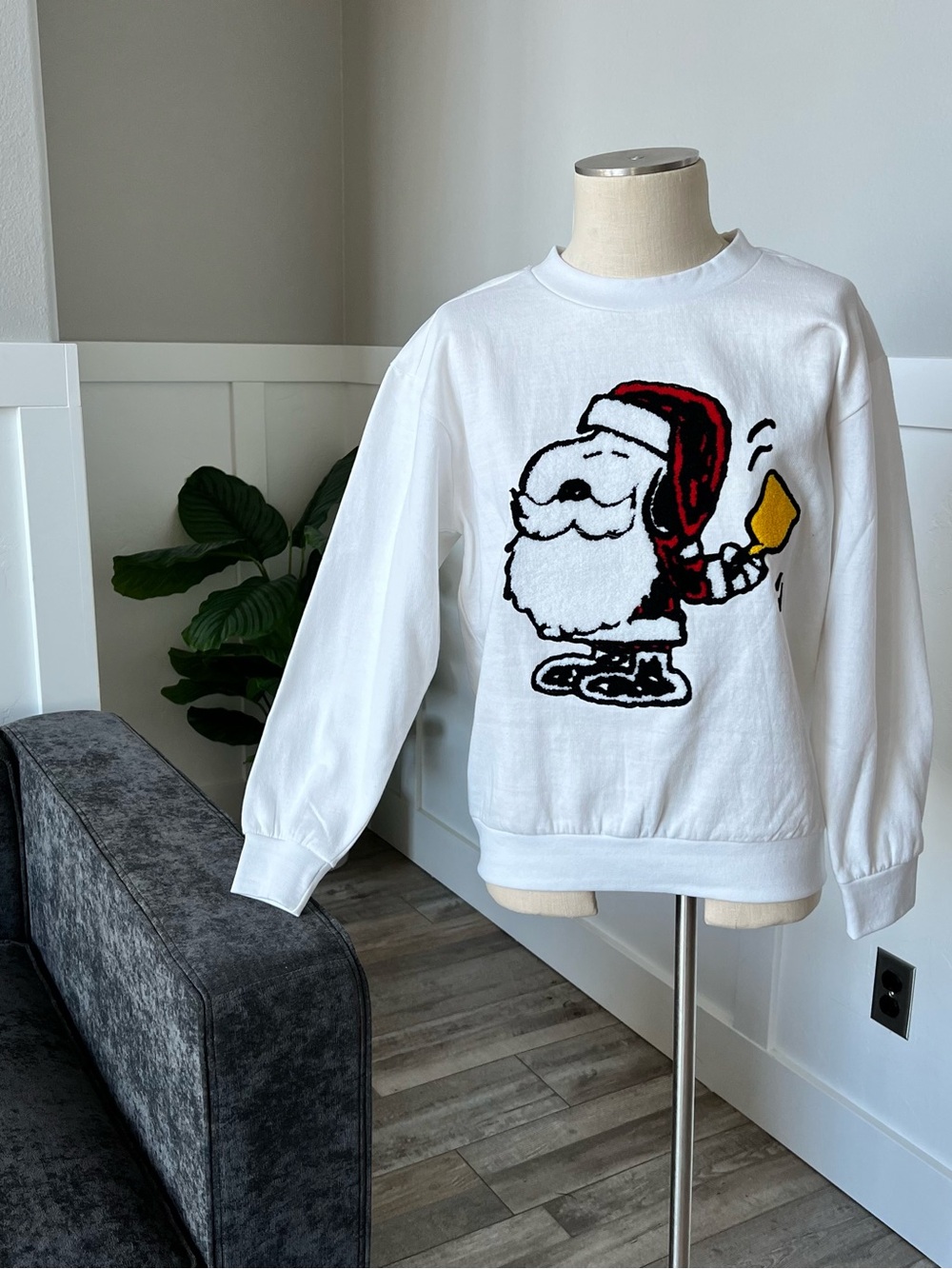 NWT Peanuts Women’s Snoopy Santa Sweater Size Medium
